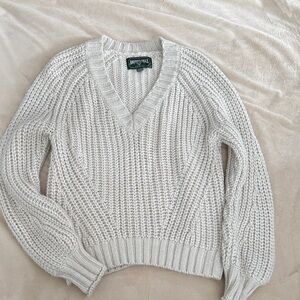 American Eagle Outfitters Women's V-Neck Sweater in Cream